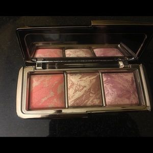Hourglass limited edition blush palette
